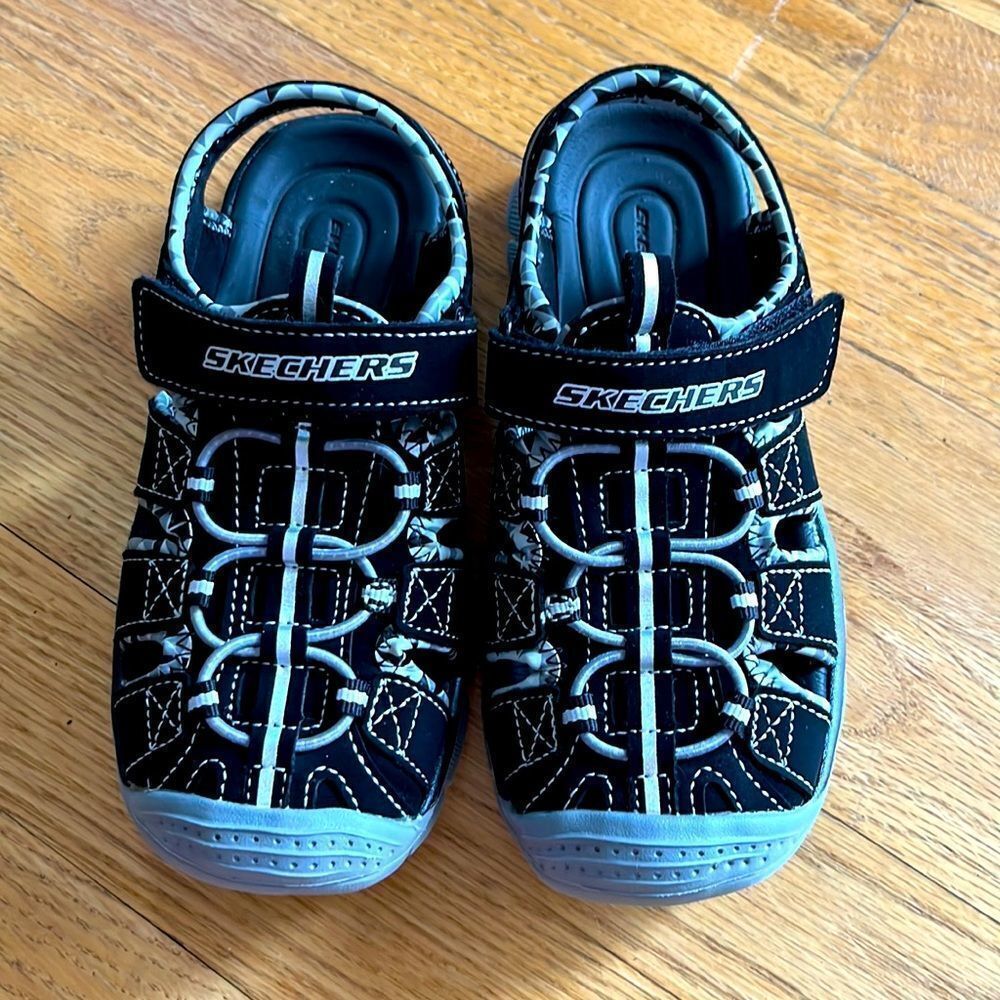 Skechers Kid’s Black and White Adjustable Outdoor Shoes- size 13